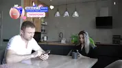 разговаривают на кухне