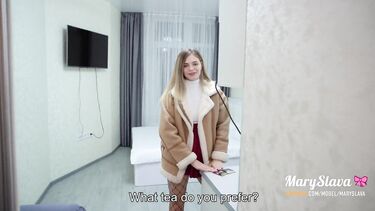 Школьница познакомилась со старшеклассником и соблазнила его на секс после свидания