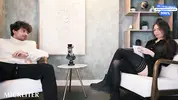 общается с психологом