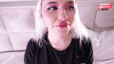 Flexy Lover: Сводная сестра проспала свидание с парнем и трахнула брата