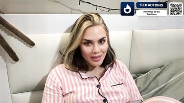 Студентка трахается с парнем в ролевой игре в служанку