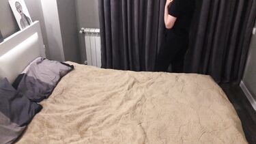 Пьяная телка трахнулась на вписке и попала на скрытую камеру
