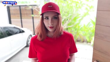 Pornhub Exclusive: Жесткой еблей наказал курьершу за холодную пиццу