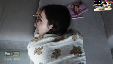 Молча выебал в анал сводную сестру и кончил внутрь