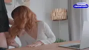 сосет член