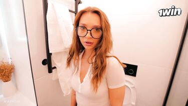 Соседка с овуляцией обслужила стояк и дала кончить внутрь, лишь бы вел себя потише