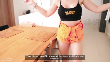 Lily Cute: Сбежавшая из тюрьмы преступница трахается в попку с незнакомцем