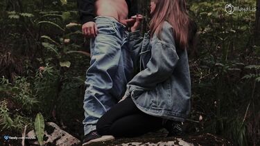 Lily Cute: Любительский секс на природе с красивой девушкой во время отдыха
