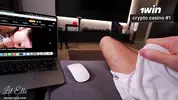 мачеха отвлекла от просмотра порнухи