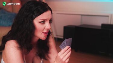 Бритые киски: Может в очко? Не, там слишком узко и нет места для маневра. Вагинальный секс с сестрой после игры в карты