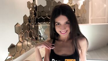 Женатик запикапил девушку на баре в Паттайе и трахнул в жопу