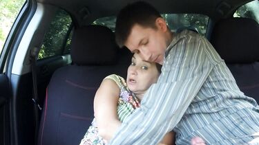 Tumanova Alina: Зрелая русская барышня из Тиндера отсосала в машине незнакомому парню