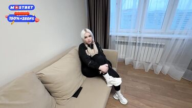 Не говори маме про тату! Сводная сестра в лосинах жёстко скачет на моём толстом хуе