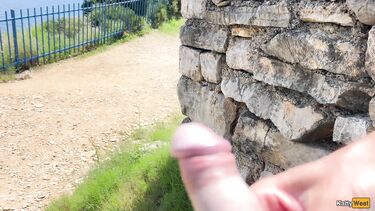 Русская туристка подрочила хуй эксгибиционисту на курорте