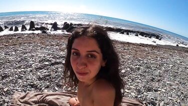Katty West: Три пацана дерут на пляже Катю во все дыры