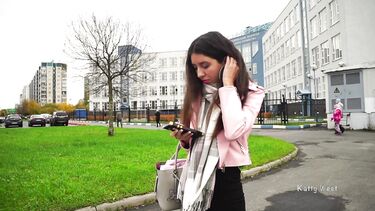 Знакомство со столицей! Пришлось сосать хуй незнакомцу в машине
