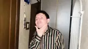 пасынок смотрит на жопу мачехи и дрочит хуй