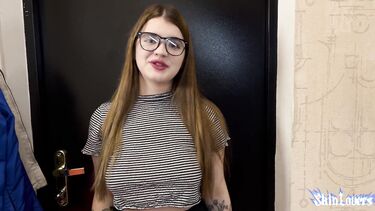 SkinLovers: Соседка зашла за сахаром и получила сладкую сперму в ротик