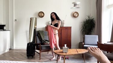 horny69rabbits: Милфа в отеле соблазняет пасынка на перепихон
