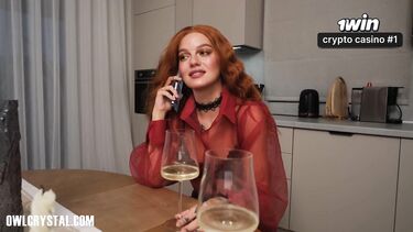 Пьяная риэлторша ебется с покупателем, пока хозяева опаздывают