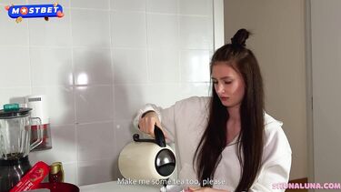 Miss Driada: Напросилась на член с финалом в гандон, пока парень на работе