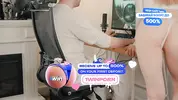 похотливая девчонка пытается развести геймера на секс