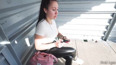 Девушка подвезла женатика и взяла оплату натурой