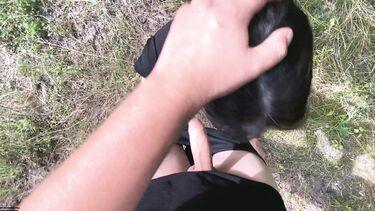 Русские подростки в летнем лагере по-быстро потрахались в лесу