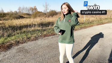 В лосинах: Попутчица сосет водителю в машине и ебется на четвереньках