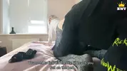 фетишист нюхает и лижет пизду мачехи