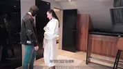 проститут в маске ласкает рабыню