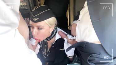С матом: Стюардесса ебется с двумя пилотами Боинга в полете
