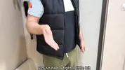 девушка разговаривает по душам с мужем сестры