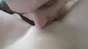 сантехник лижет пилотку милфы крупным планом