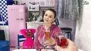 подпаивает именинницу перед основным подарком