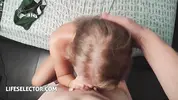 милашка делает минет и готовится ловить кончу