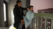трах раком в одежде на балконе