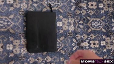 Moms Teach Sex: Дневник мачехи: фантазия об утреннем трахе с пасынком