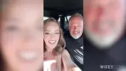 муж везет сексвайф на ТВ шоу для взрослых