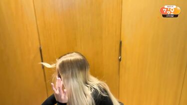 На кровати: Именинница проиграла желание и была выебана сводным братом