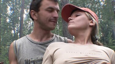 Drunken Teen Orgies: Анальная оргия с пьяными русскими студентками на природе в лесу