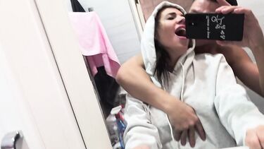Трахает мою жену, а потом моет член в моей раковине! Любовник в край охуел!