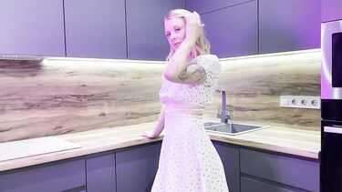Ужин я тебе не приготовила, но готова предложить свою пизду