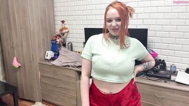 Сводная сестра ПТУшница спиздила презерватив у брата и спалилась